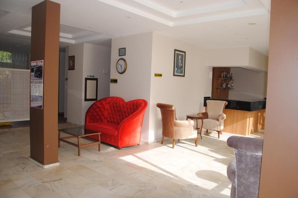 FLORA SUITES SUMMER 2026