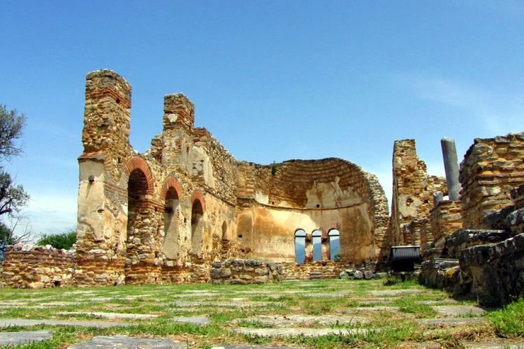 КОСТУР-ПЕШТЕРАТА НА ЗМЕЈОТ- СВ.АХИЛ