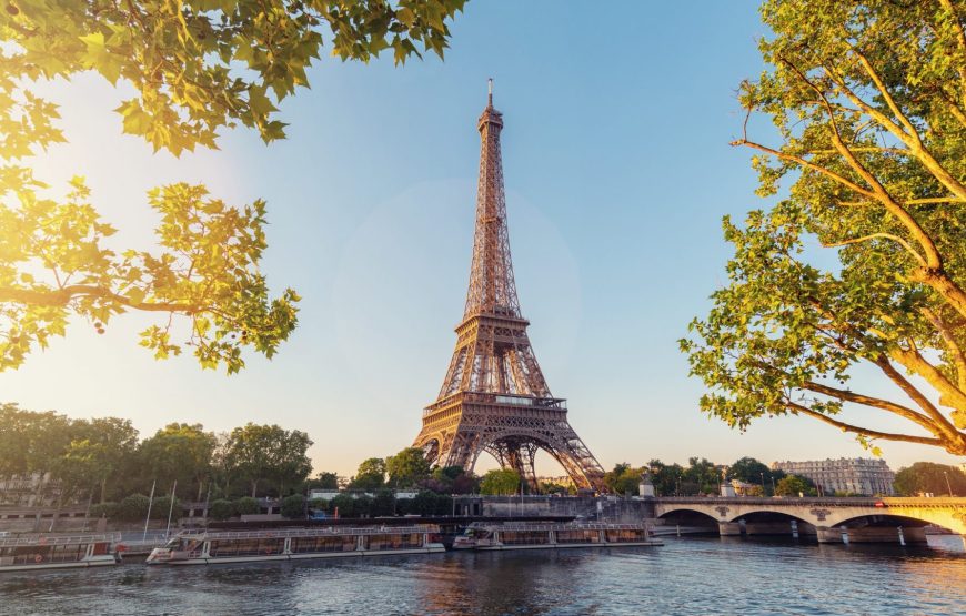 ПАРИЗ ВО МАЈ